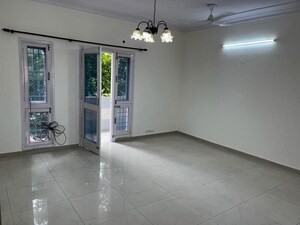 3 BHK Builder Floor For Rent in Sector 27