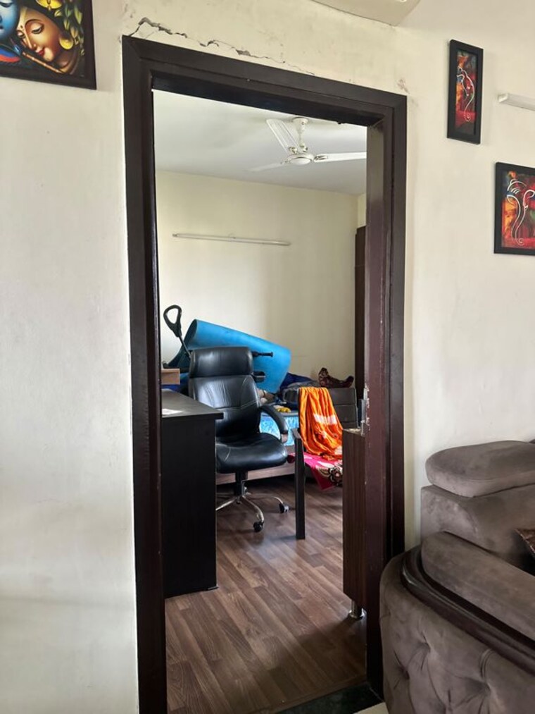  Parking, bptp-parkland-pride 3 Bedroom 190 Sq.Yd. Builder Floor In Sector 77 Faridabad 10740291