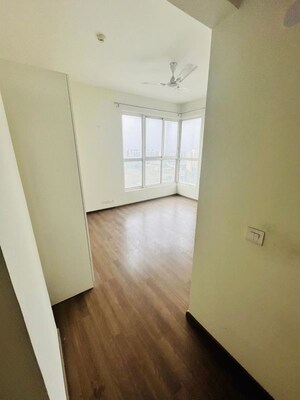 Room in 3.5 BHK Apartment at M3M Merlin, Sector 67 – for Rent