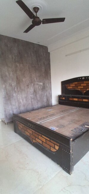 Furnished Amenities in 3 BHK Builder Floor at Sector 57 – for Rent