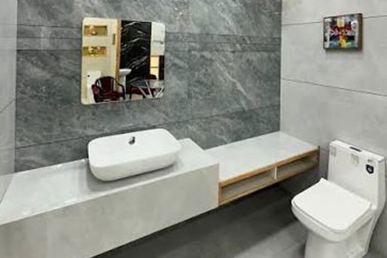 Bathroom, janakpuri 4 Bedroom 325 Sq.Yd. Builder Floor In Janakpuri Delhi 10740225