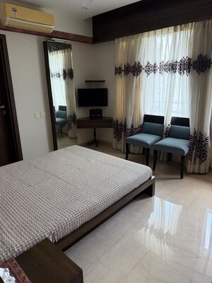 Bedroom in 2 BHK Apartment at LN Brightland CHS, Khar West – for Rent
