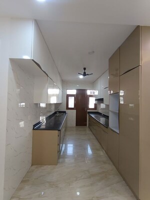 Kitchen in 3 BHK Builder Floor at Sector 57 – for Rent
