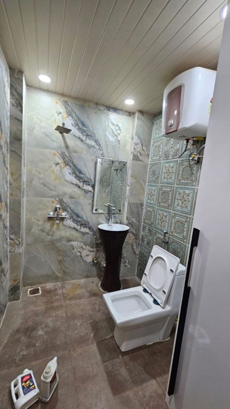 Bathroom, fidato-honour-homes 3 Bedroom 180 Sq.Yd. Builder Floor In Sector 89 Faridabad 10740350