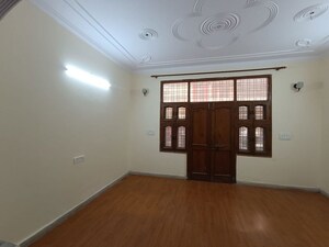 Room in 3 BHK Independent House at Sector 14 – for Rent