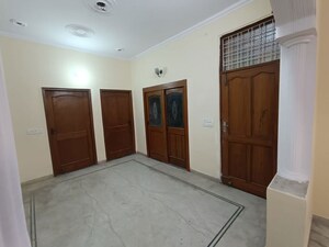 Room in 3 BHK Independent House at Sector 14 – for Rent