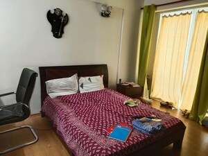Bedroom in 4 BHK Apartment at DLF The Summit, Dlf Phase V – for Rent