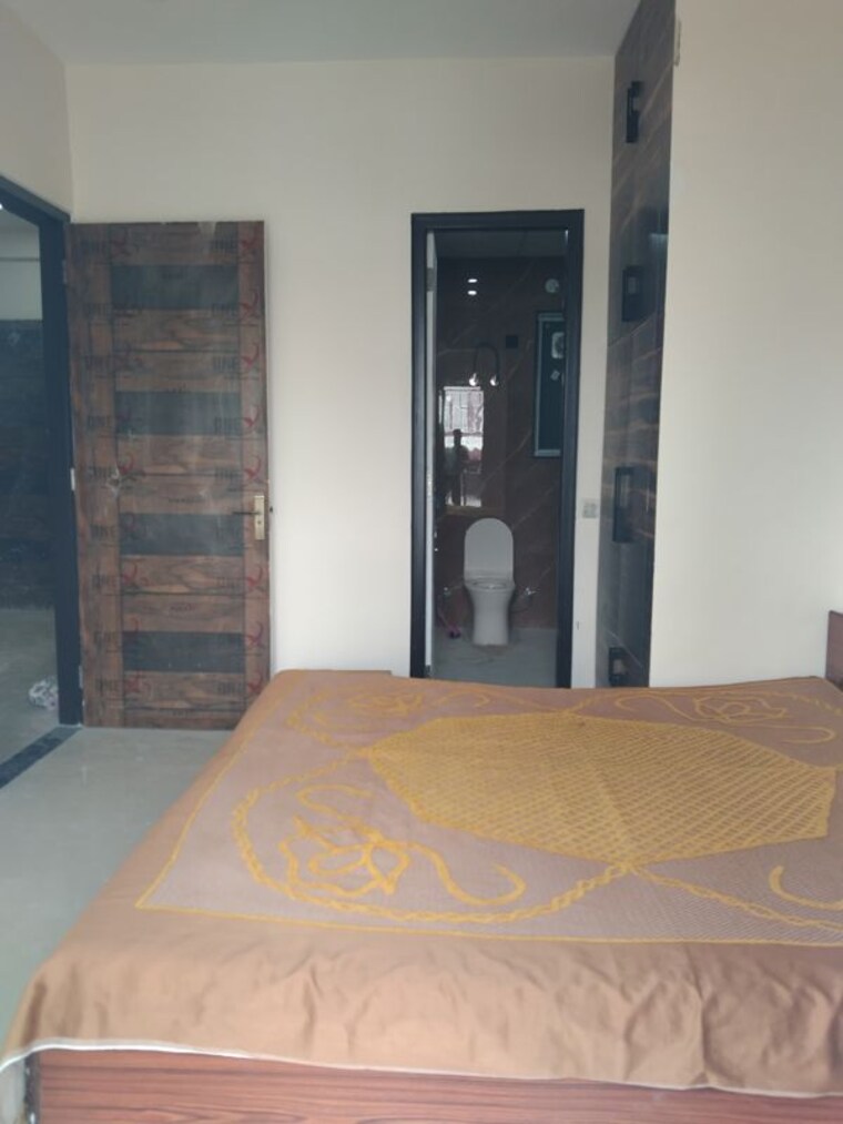 Room, sector 23 2 Bedroom 1350 Sq.Ft. Builder Floor In Sector 23 Gurgaon 10740384