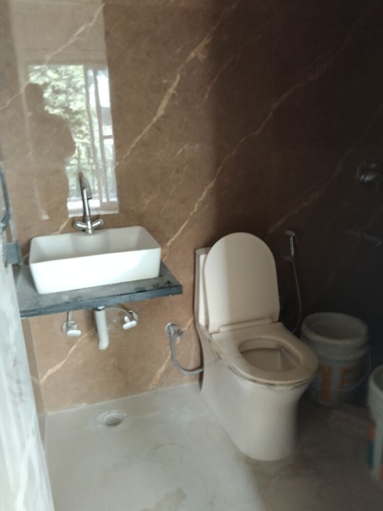 Bathroom, sector 23 2 Bedroom 1350 Sq.Ft. Builder Floor In Sector 23 Gurgaon 10740384