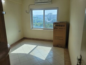 Room in 2 BHK Apartment at Signature Global Orchard Avenue, Sector 93 – for Sale