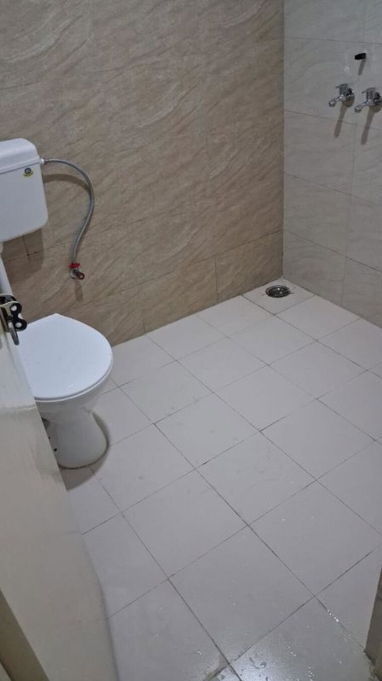Bathroom, signature-global-orchard-avenue 2 Bedroom 543 Sq.Ft. Apartment In Sector 93 Gurgaon 10740383