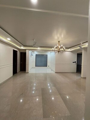 Room in 3 BHK Builder Floor at Parklands, Sector 85 – for Sale