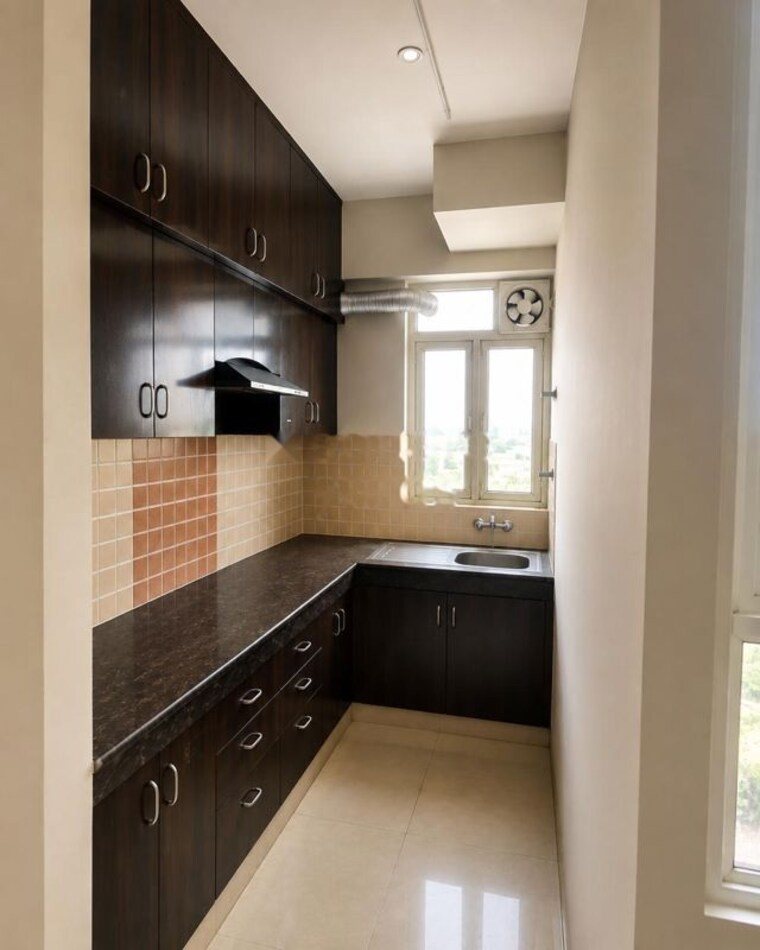 Kitchen, greenwood-city 3 Bedroom 5400 Sq.Ft. Builder Floor In Sector 40 Gurgaon 10740417