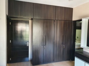 Room in 3 BHK Apartment at Ekta Park Vista, Khar West – for Sale