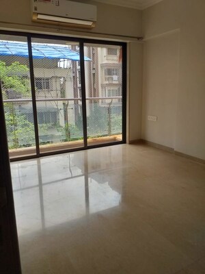 Room in 3 BHK Apartment at Ekta Park Vista, Khar West – for Sale