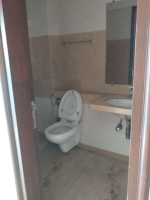 Bathroom in 3 BHK Apartment at Ekta Park Vista, Khar West – for Sale