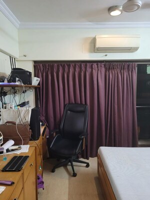 Team Area in 3 BHK Apartment at Ekta Park Vista, Khar West – for Sale