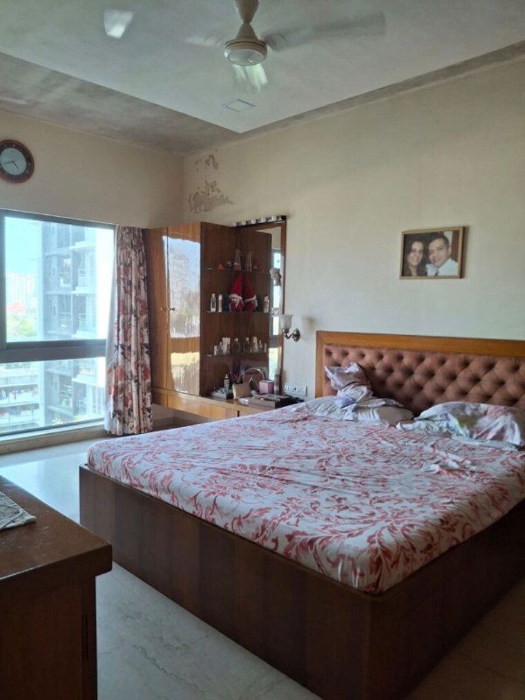 Bedroom, man-shanti-sadan 3 Bedroom 1100 Sq.Ft. Apartment In Bandra West Mumbai 10740437
