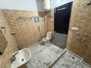 Bathroom in 5 BHK Builder Floor at Sector 40 – for Rent