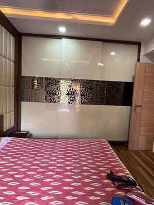 Bedroom in 2 BHK Apartment at Atlanta Manor, Malad East – for Rent