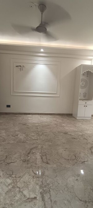 Room in 3 BHK Builder Floor at Fidato Honour Homes, Sector 89 – for Sale