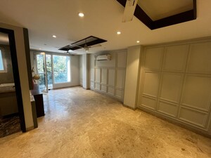 Room in 3 BHK Builder Floor at Ansal Sushant Lok I, Sector 43 – for Rent