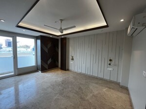 Room in 3 BHK Builder Floor at Ansal Sushant Lok I, Sector 43 – for Rent