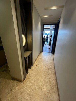 Building Lobby in 3 BHK Builder Floor at Ansal Sushant Lok I, Sector 43 – for Rent