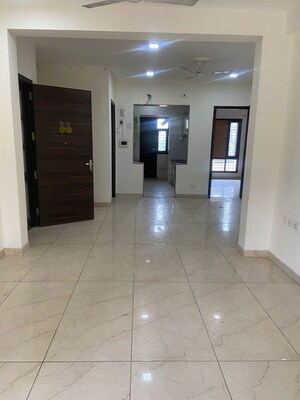 Room in 3 BHK Builder Floor at Sector 57 – for Rent