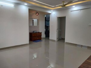 Room in 3 BHK Builder Floor at Sushant Lok I – for Rent
