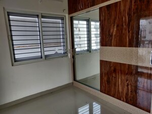 Room in 3 BHK Builder Floor at Sushant Lok I – for Rent