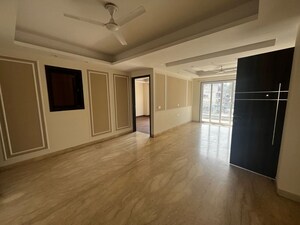 Room in 3 BHK Builder Floor at Sector 42 – for Rent