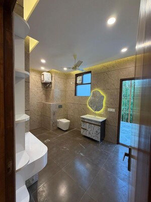 Bathroom in 3.5 BHK Builder Floor at Dlf Phase ii – for Rent