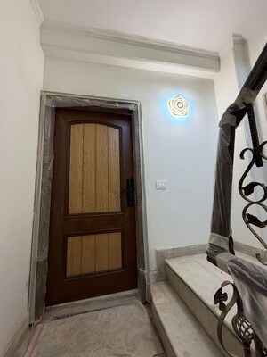 Building Lobby in 3.5 BHK Builder Floor at Dlf Phase ii – for Rent