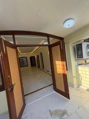 Kitchen in 3.5 BHK Builder Floor at Dlf Phase ii – for Rent