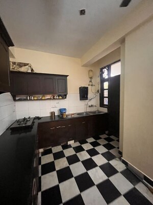 Team Area in 3 BHK Builder Floor at Sushant Lok I – for Rent