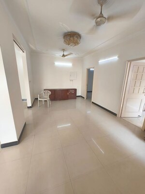 Room in 3 BHK Apartment at CGHS HEWO Apartments, Sector 56 – for Rent