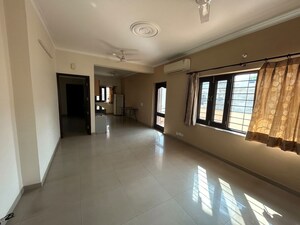 Room in 1 BHK Builder Floor at Builder Floor, Sector 28 – for Rent