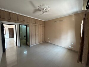 Room in 1 BHK Builder Floor at Builder Floor, Sector 28 – for Rent