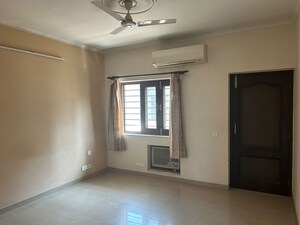 Room in 1 BHK Builder Floor at Builder Floor, Sector 28 – for Rent