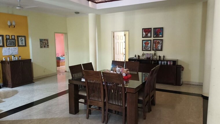 Living Room, nirvana country 3 Bedroom 500 Sq.Yd. Independent House In Nirvana Country Gurgaon 10740590