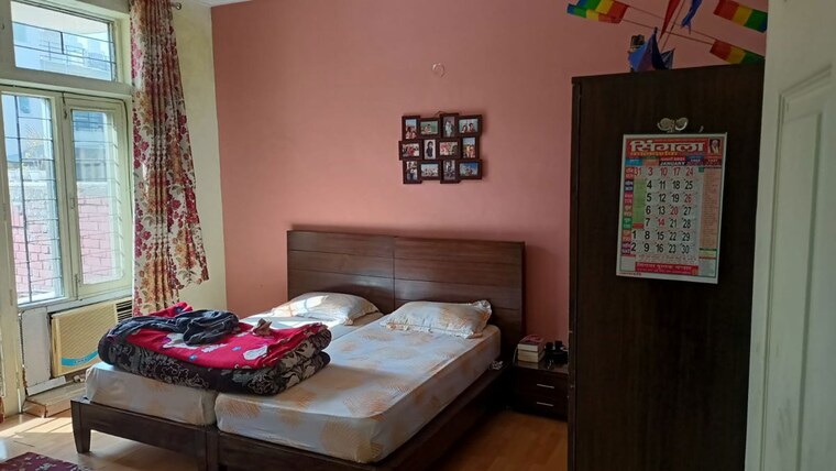 Bedroom, nirvana country 3 Bedroom 500 Sq.Yd. Independent House In Nirvana Country Gurgaon 10740590