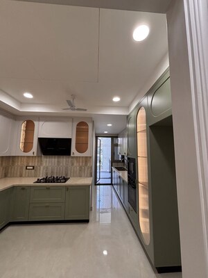 Kitchen in 4 BHK Builder Floor at BPTP Eden Estate, Sector 81 – for Sale