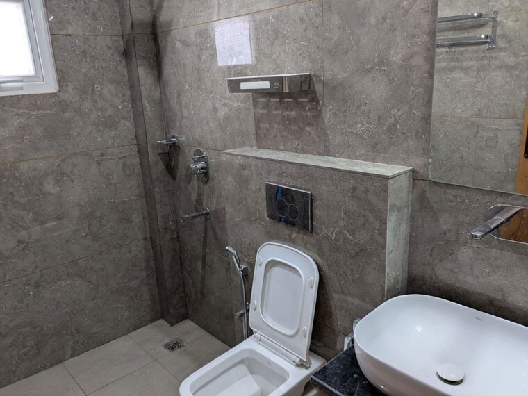 Bathroom, smart-world-orchard 3 Bedroom 1680 Sq.Ft. Apartment In Sector 61 Gurgaon 10740613