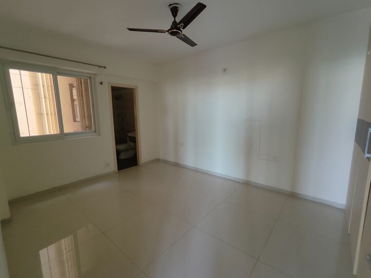 Room, tulip-violet 3 Bedroom 1578 Sq.Ft. Apartment In Sector 69 Gurgaon 10740622