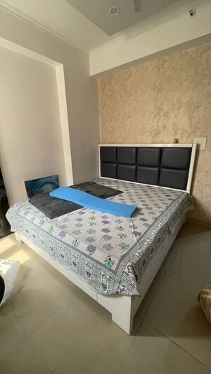 Bedroom in 4 BHK Apartment at Kbnows Apartment, Sector 16 Greater Noida – for Rent