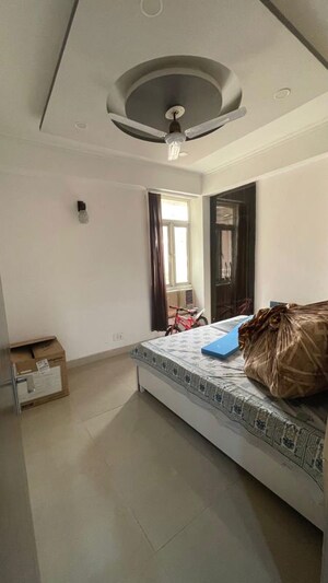 Bedroom in 4 BHK Apartment at Kbnows Apartment, Sector 16 Greater Noida – for Rent
