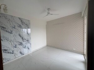 Room in 2.5 BHK Apartment at VIctoryone Amara, Sector 16 Greater Noida – for Sale