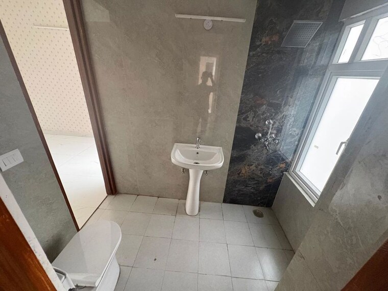 Bathroom, victoryone-amara 2.5 Bedroom 1210 Sq.Ft. Apartment In Sector 16 Greater Noida Greater Noida 10740616
