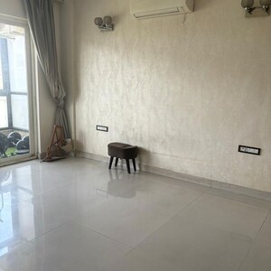 Room in 4 BHK Apartment at Aradhya Homes, Sector 67a – for Rent